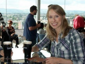 Kelly Hogan